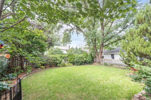 942 Kirk Ave, Elmhurst IL 60126-5143 exterior