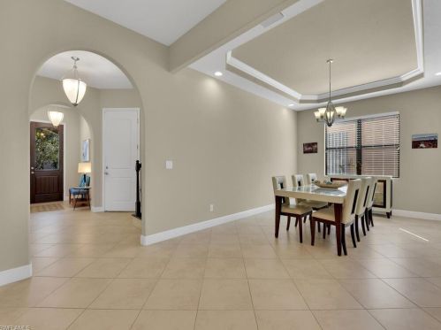 1641 Serrano Cir, Naples FL 34105-4953 exterior