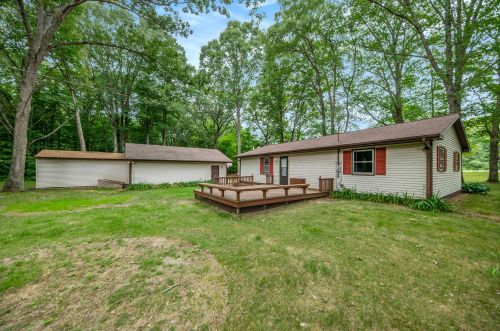 2536 Lincoln Rd, Allegan MI 49010-9432 exterior