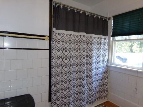 1416 Bank St, Kalamazoo MI 49001-2906 exterior