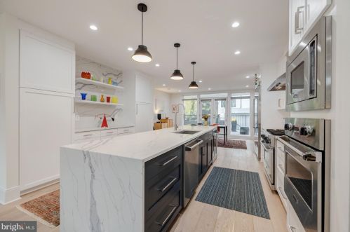 1818 37th St, Washington DC  20007-2238 exterior