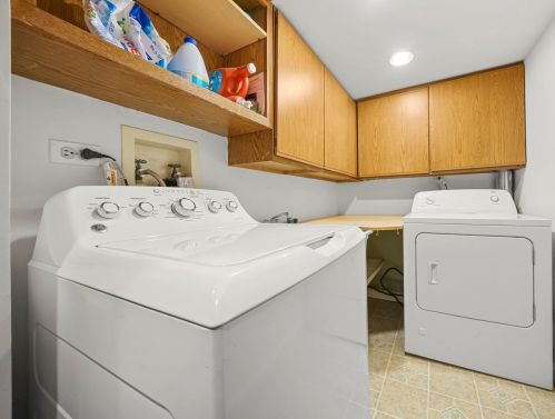 2226 Kedvale Ave, Chicago IL 60629-5708 exterior