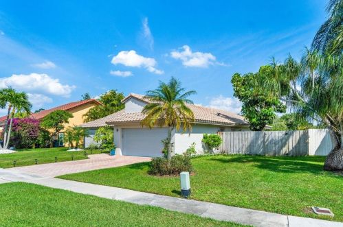 21176 Escondido Way, Boca Raton FL  33433-2505 exterior