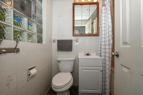 6037 22 St, Milwaukee WI 53233-1914 exterior