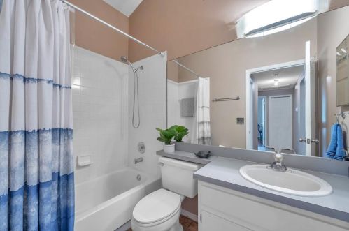 9616 Long Meadow Dr, Tampa FL  33615-1236 exterior