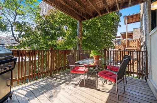 4176 Clarendon Ave, Chicago IL  60613-2227 exterior