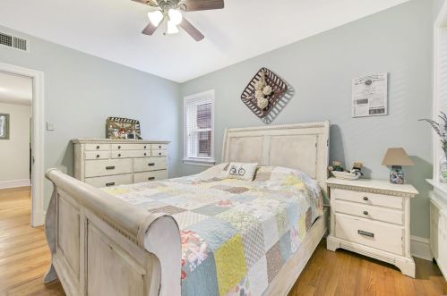 6430 Winona Ave, Saint Louis MO 63109-2125 exterior