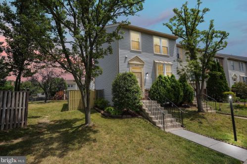 6039 Hydrangea Dr, Alexandria VA 22310-4415 exterior