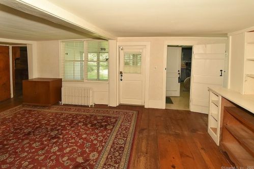 14 Meadow Rd, Windsor CT  06095-4617 exterior