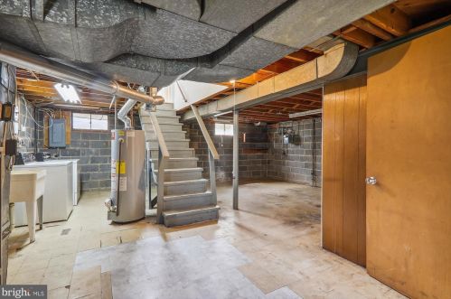 1904 Lewis Ave, Rockville MD 20851-2330 exterior