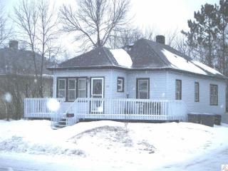 19 1st St, Duluth, MN 55810-2304