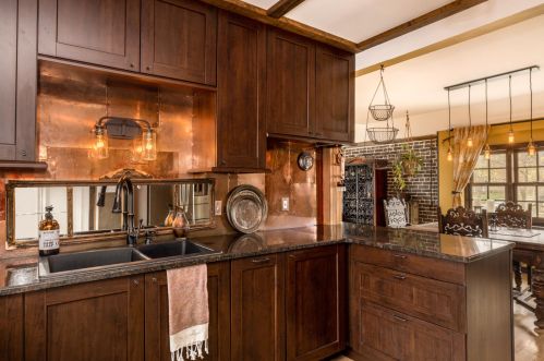 3420 Dousman St, Milwaukee WI 53212-1736 exterior