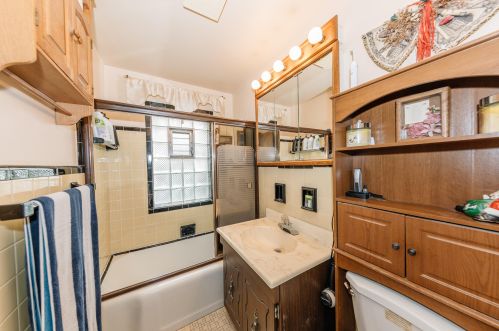 8930 Lincoln Ave, Milwaukee WI 53207-1711 exterior