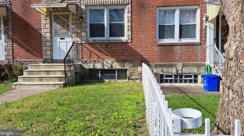 220 Benner St, Philadelphia, PA 19111-5902