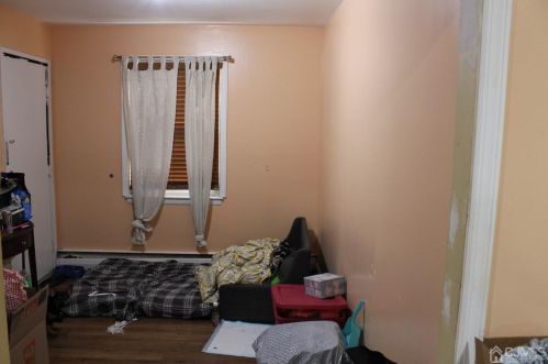 66 Fox Rd, Edison NJ  08817-4946 exterior