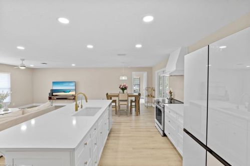 3221 68 St, Naples FL 34105-7225 exterior