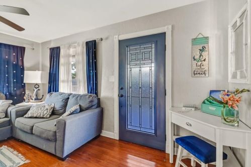 547 101 Ave, Naples FL 34108-3202 exterior