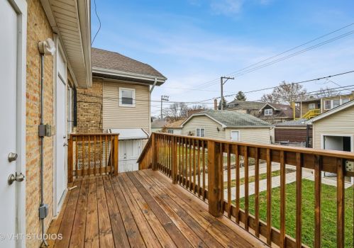 5415 Henderson St, Chicago IL 60657-2015 exterior