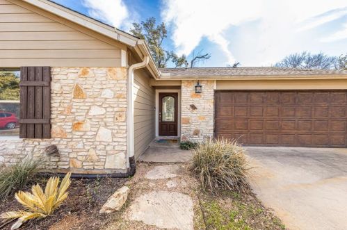 7503 Bender Dr, Austin TX  78749-3104 exterior