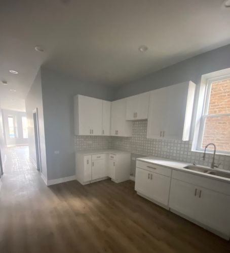 6448 Eberhart Ave, Chicago IL 60637-3325 exterior