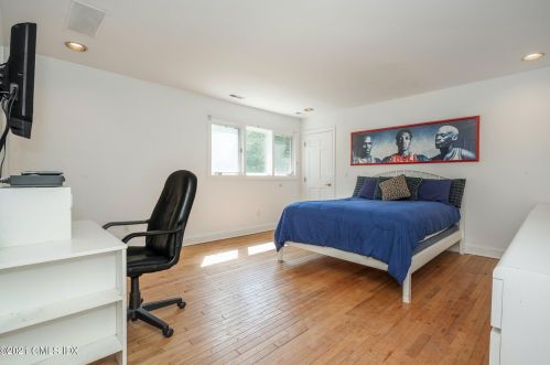 158 Clapboard Rdg Rd, Greenwich CT 06831-3351 exterior