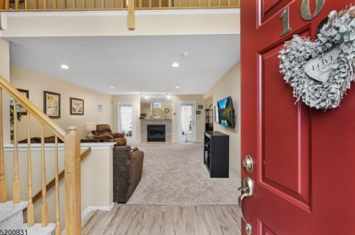 1005 Pinhorn Dr, Bridgewater, NJ 08807-3573