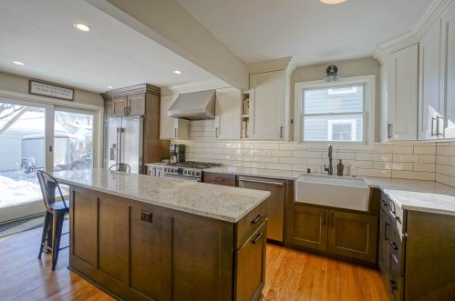 2340 90th St, Milwaukee, WI 53226-1829