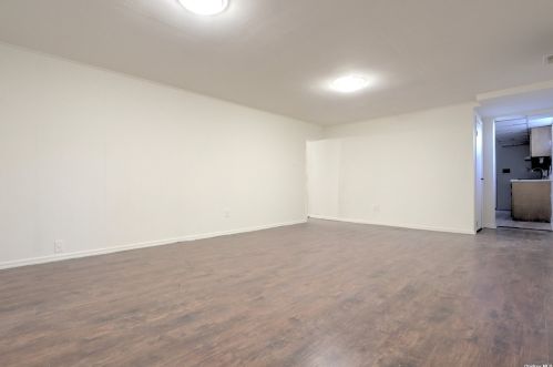 14 Gannet Dr, Commack NY 11725-4903 exterior