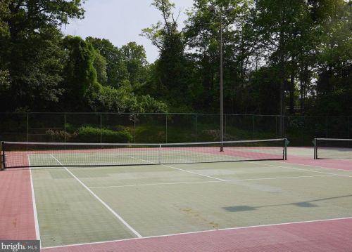 805 Howard St, Alexandria VA 22304-5466 exterior