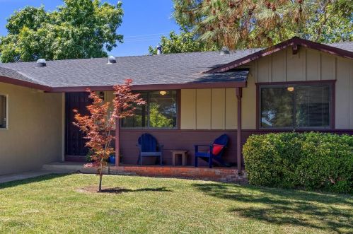 1601 Baywood Ln, Davis, CA 95618-1404