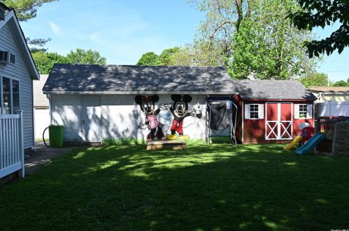 27 Weston St, Huntington Station NY 11746-4030 exterior