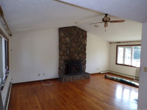 304 Frst St, Hartford CT 06118-2350 exterior