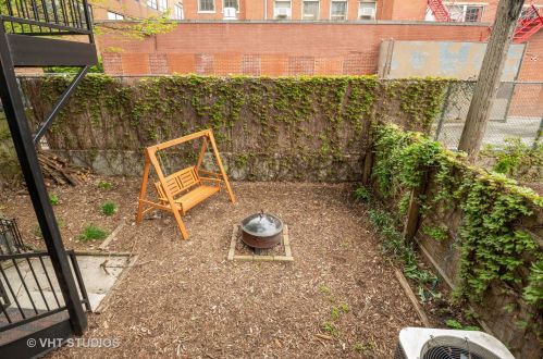 2076 Stave St, Chicago IL  60647-4025 exterior