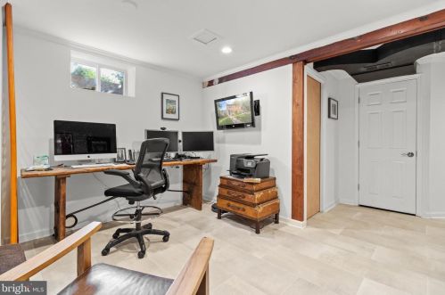 116 Moncure Dr, Alexandria VA 22314-4965 exterior