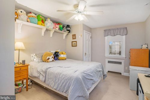 25 Myrtle Ave, Pittsburgh PA 19083-5706 exterior