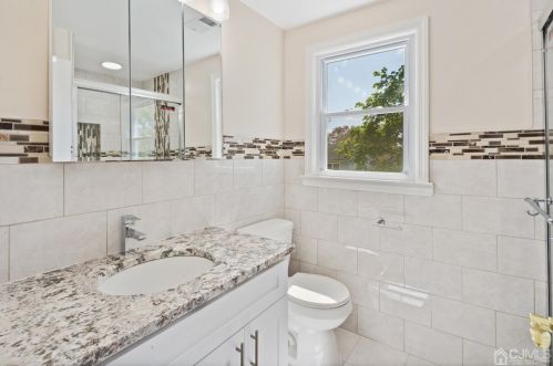 147 Fisher Ave, Piscataway NJ  08854-4830 exterior