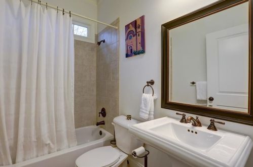 1584 Dresden Dr, Atlanta GA 30341-5263 exterior