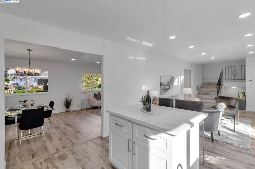 2850 Madeira Way, Concord CA  94523-2023 exterior