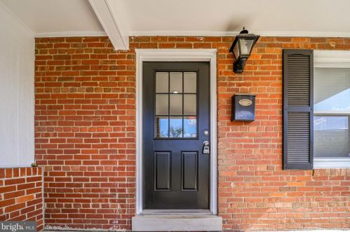 2840 Fairhaven Ave, Alexandria VA  22303-2209 exterior