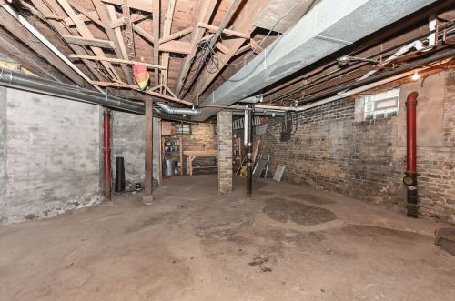 309 Mineral St, Milwaukee WI 53204-1739 exterior