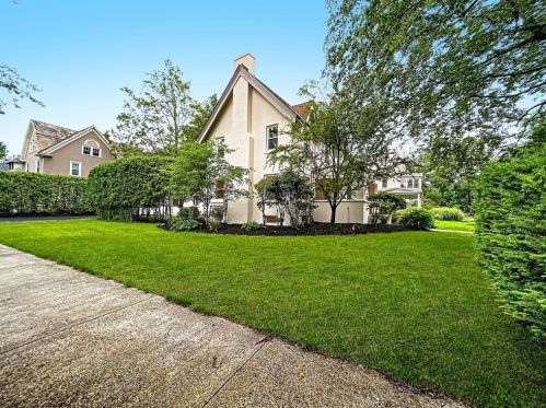 74 Forest Glen Rd, Springfield MA  01106-1115 exterior