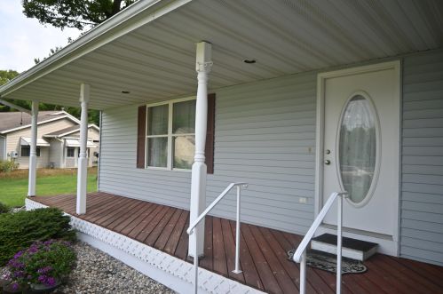 346 Densmore St, Meskegon MI 49442-1511 exterior