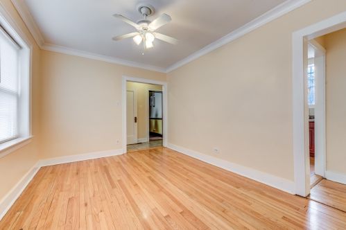 701 87 Pl, Chicago IL 60617-2702 exterior