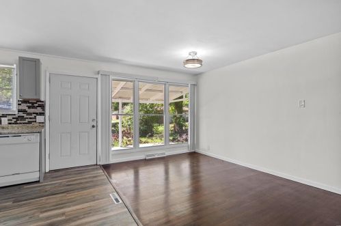 10529 Edgefield Dr, Saint Louis MO 63136-5749 exterior