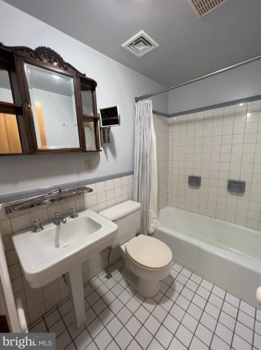 1738 Addison St, Philadelphia PA 19143-1307 exterior