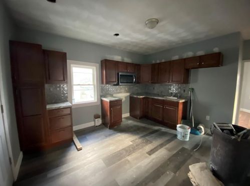 87 Silver Lake Ave, Providence, RI 02909-5438