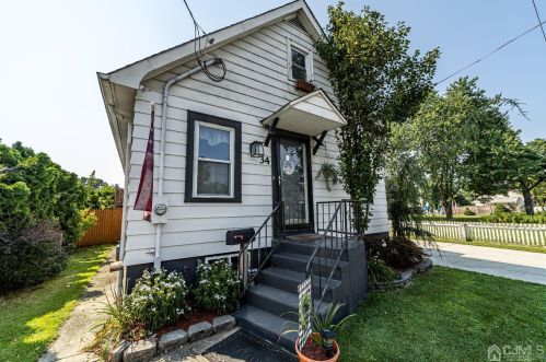 34 Charles St, Old Bridge, NJ 08857-1702
