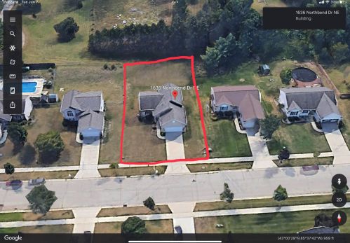 1636 Northbend Dr, Grand Rapids MI 49505-3906 exterior