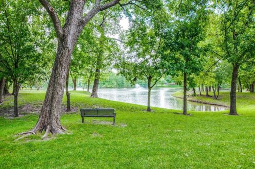 1752 Glenlivet Dr, Dallas, TX 75218-4507