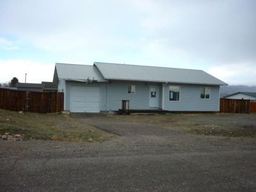 530 Leesburg Ln, Challis, ID 83226-4917